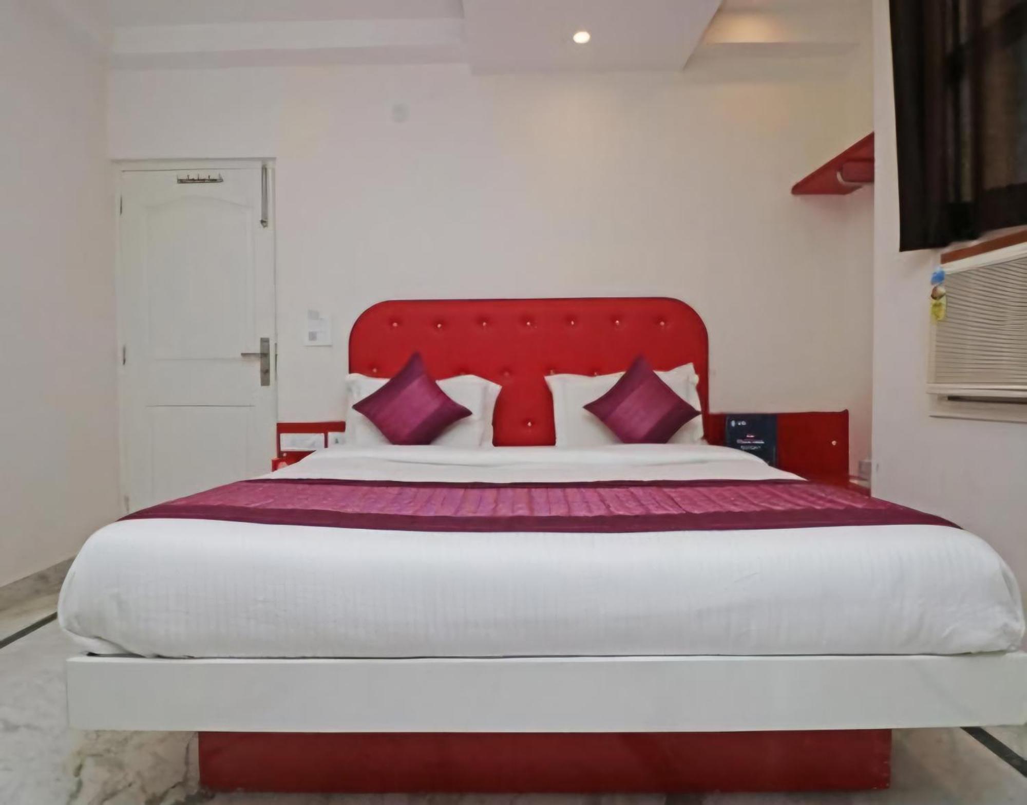 Hotel Leo Continental Нью-Дели Экстерьер фото