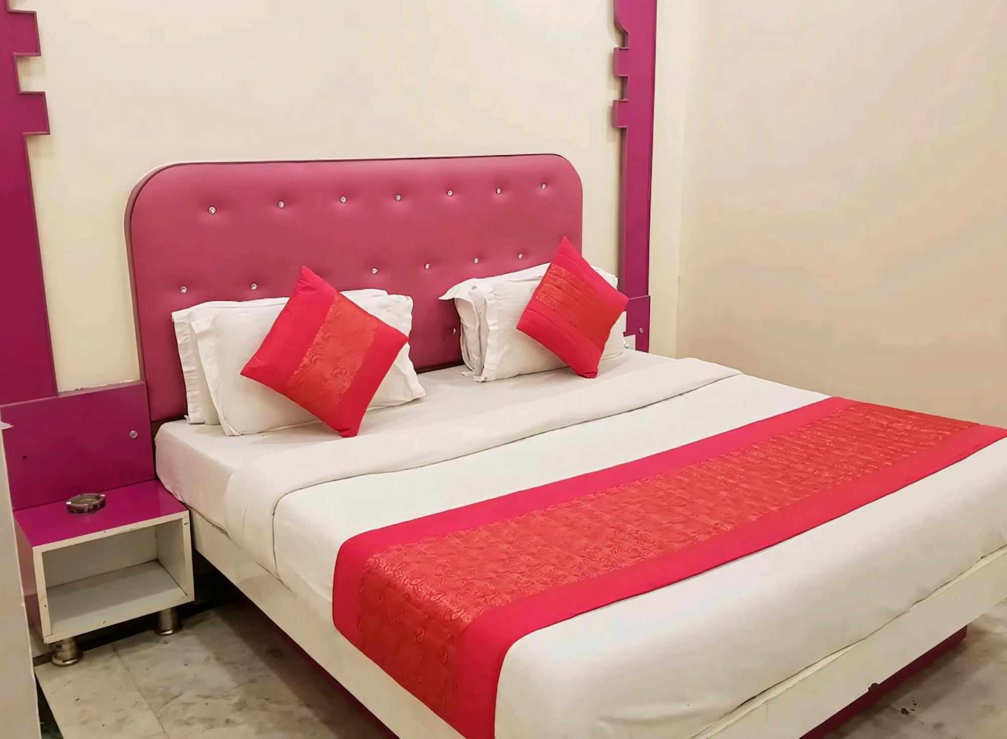 Hotel Leo Continental Нью-Дели Экстерьер фото