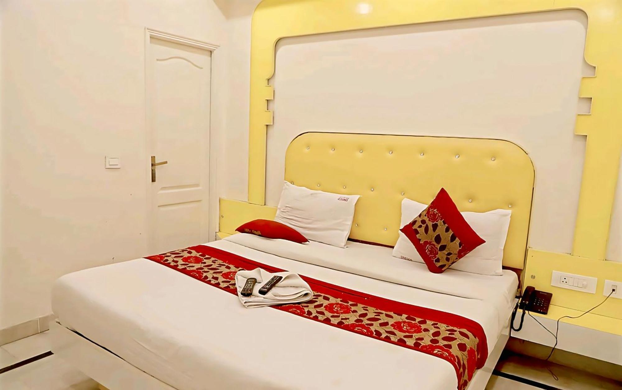 Hotel Leo Continental Нью-Дели Экстерьер фото