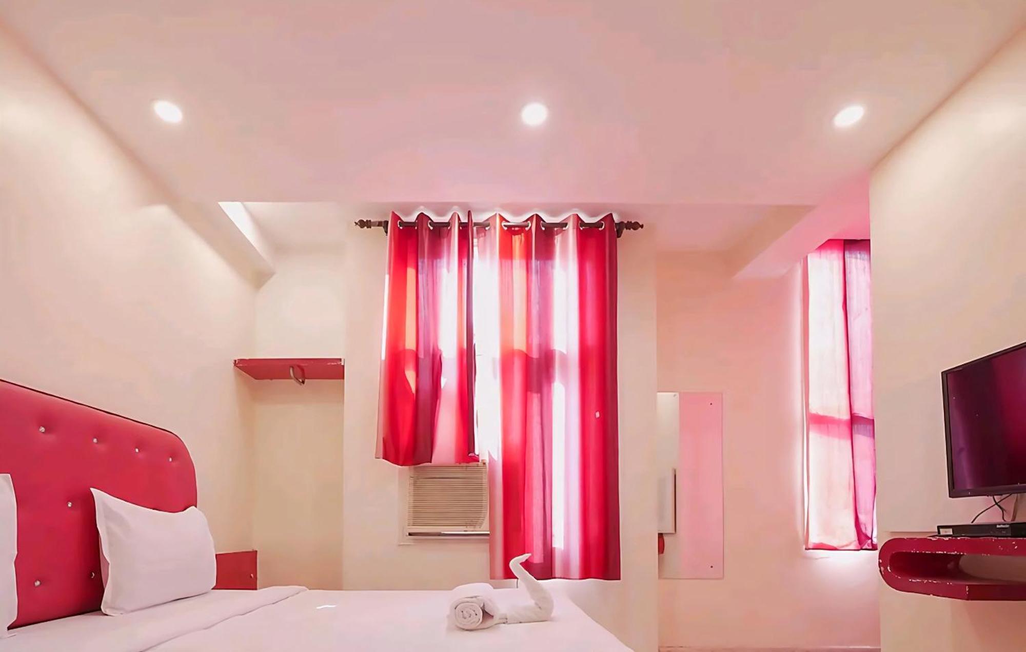 Hotel Leo Continental Нью-Дели Экстерьер фото