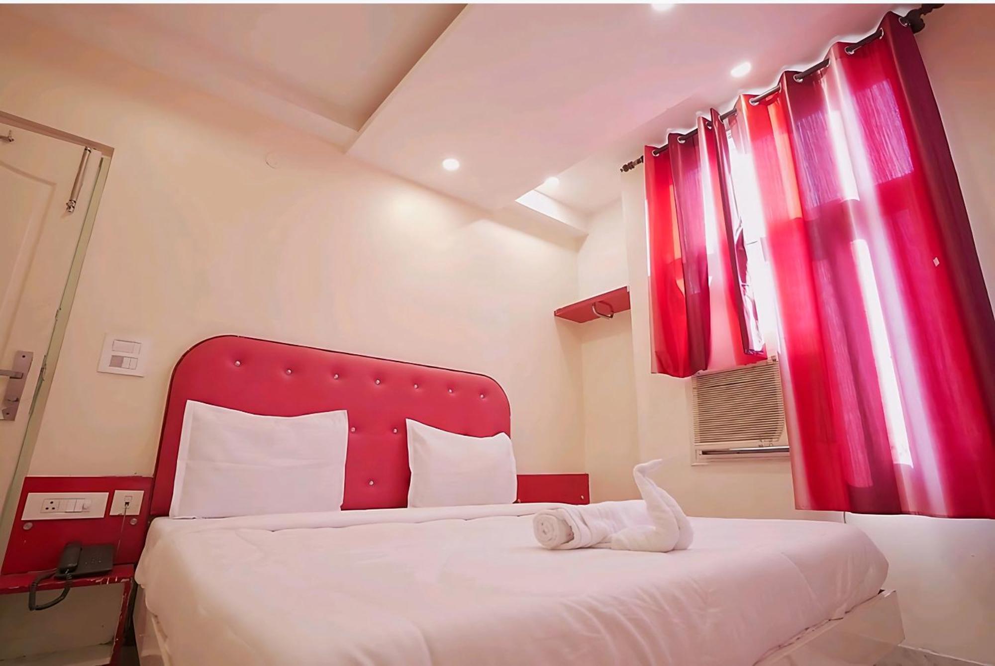 Hotel Leo Continental Нью-Дели Экстерьер фото