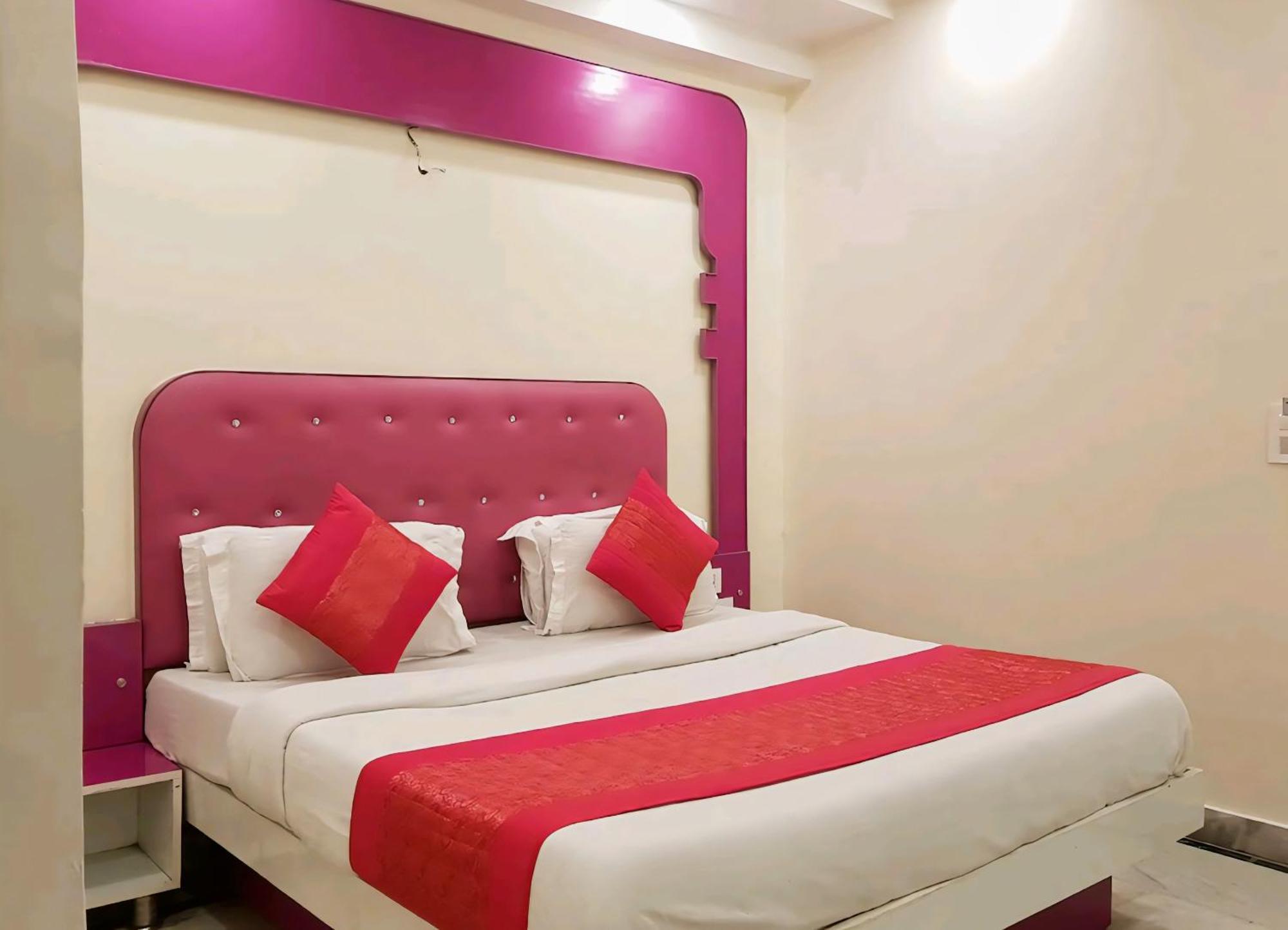 Hotel Leo Continental Нью-Дели Экстерьер фото