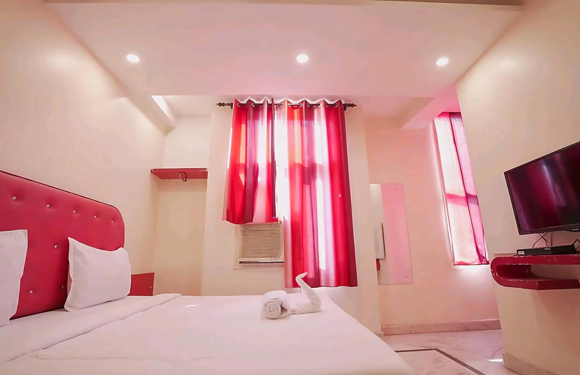 Hotel Leo Continental Нью-Дели Экстерьер фото