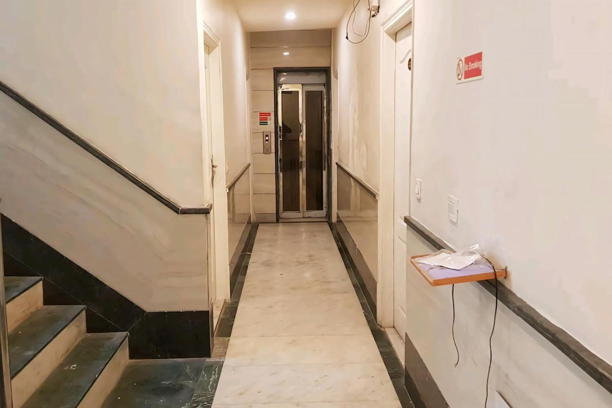Hotel Leo Continental Нью-Дели Экстерьер фото