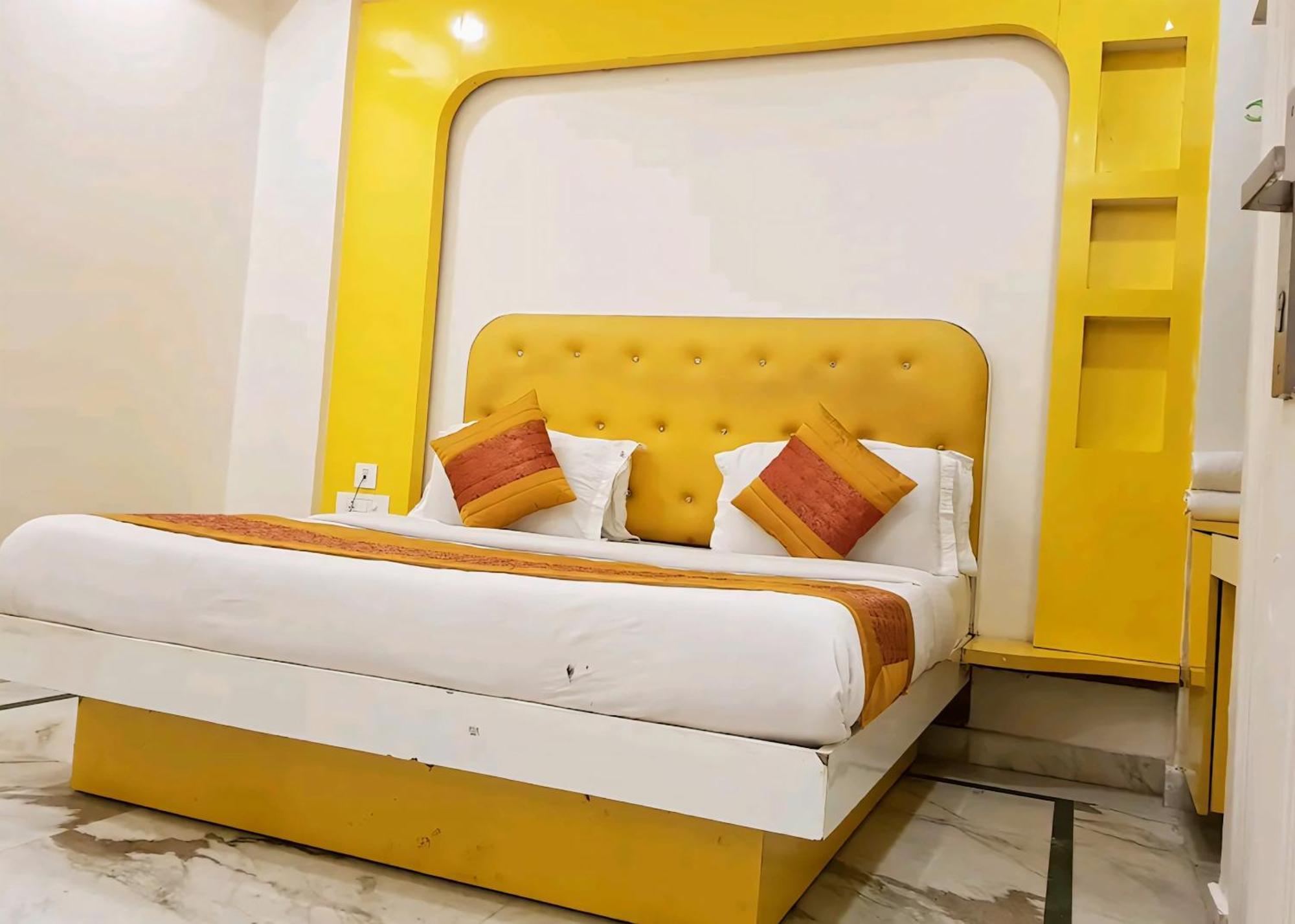 Hotel Leo Continental Нью-Дели Экстерьер фото