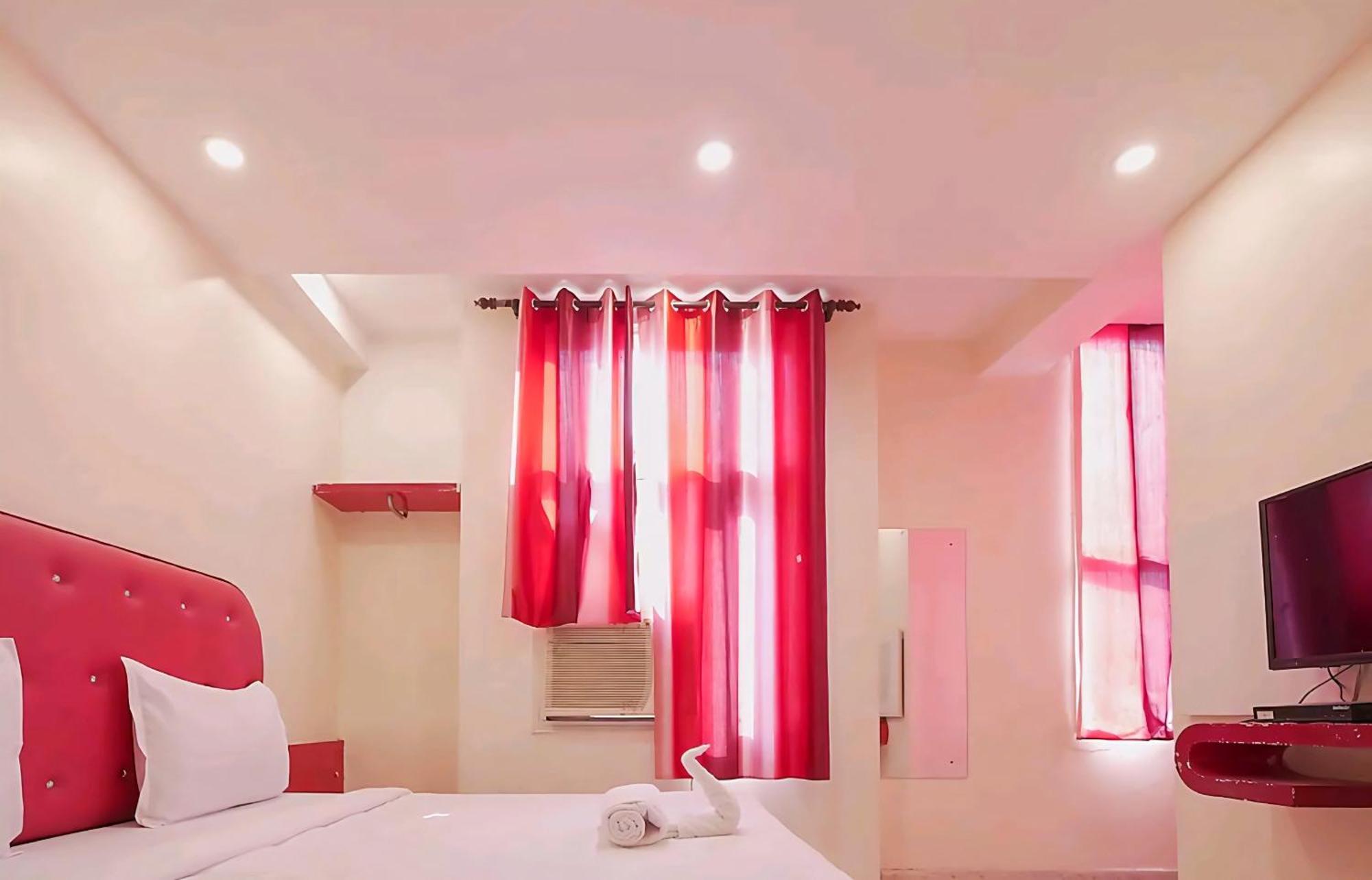 Hotel Leo Continental Нью-Дели Экстерьер фото