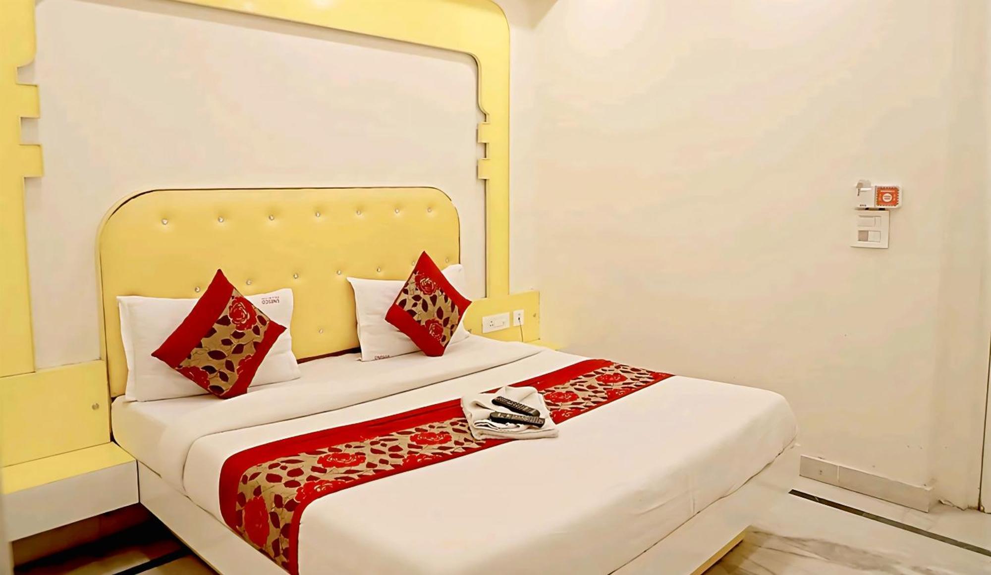 Hotel Leo Continental Нью-Дели Экстерьер фото