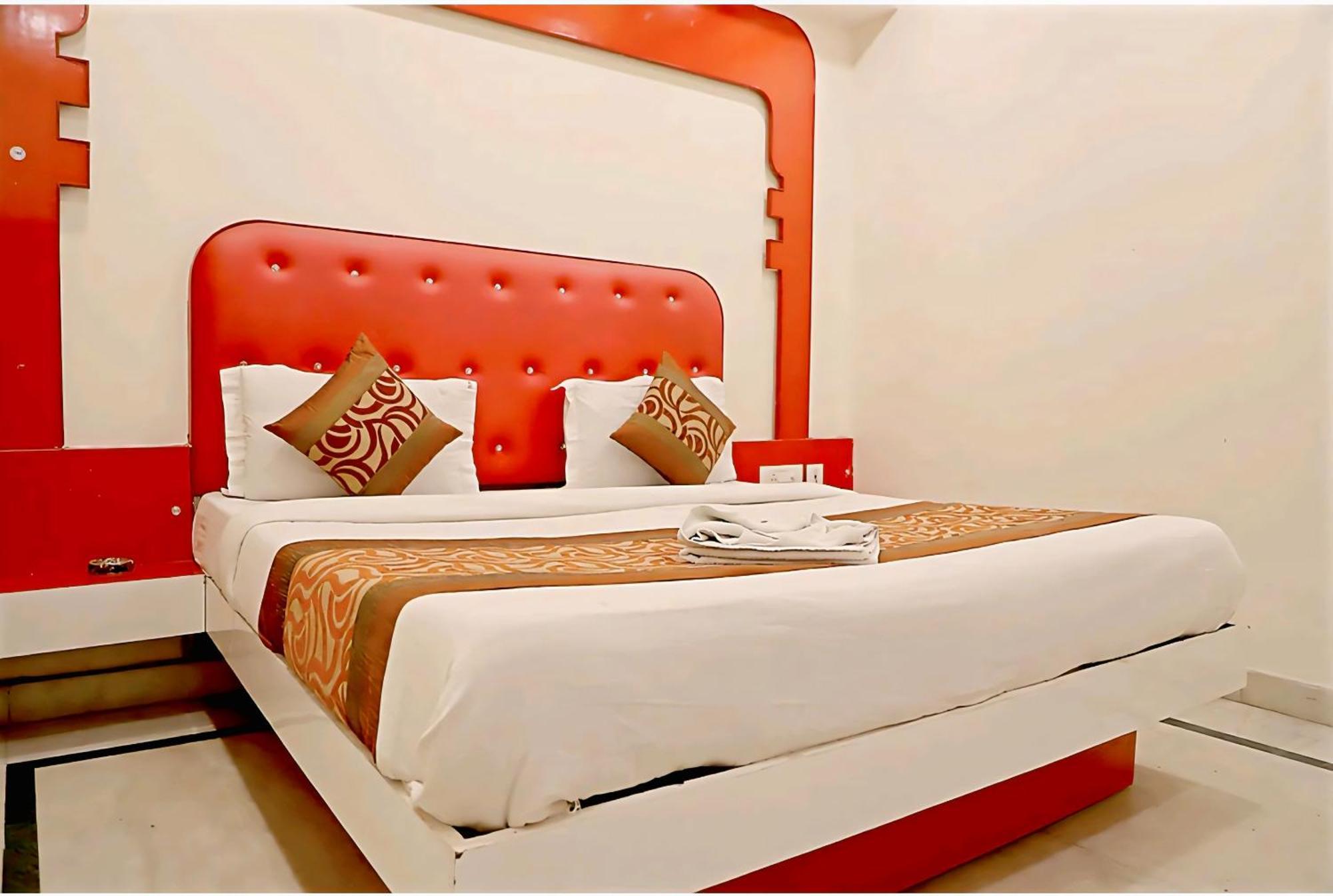 Hotel Leo Continental Нью-Дели Экстерьер фото